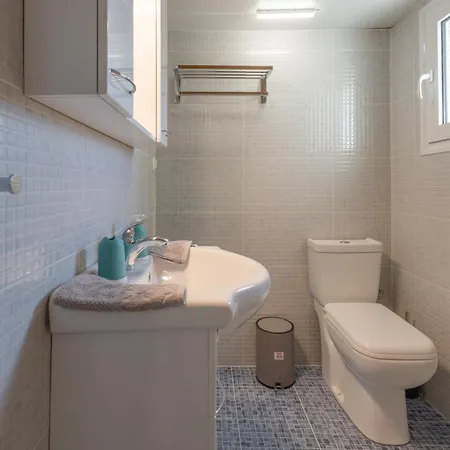 Σπίτι διακοπών Cozy Beachfront With Sea Loungers & Outdoor Shower Near Ερέτρια