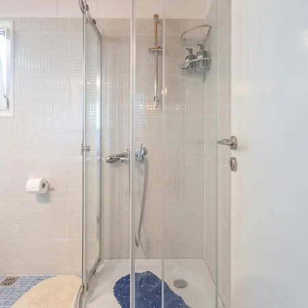 Cozy Beachfront With Sea Loungers & Outdoor Shower Near Σπίτι διακοπών Ερέτρια